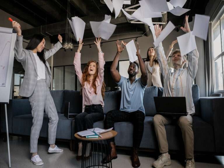 Pause for Success: The Power of 8 Mindful Work Breaks!